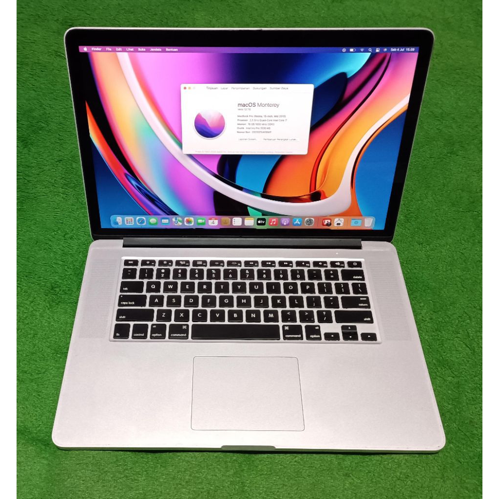 Apple MacBook Pro 2015 15inch i7 16/256 GB Silver Dual VGA Murah