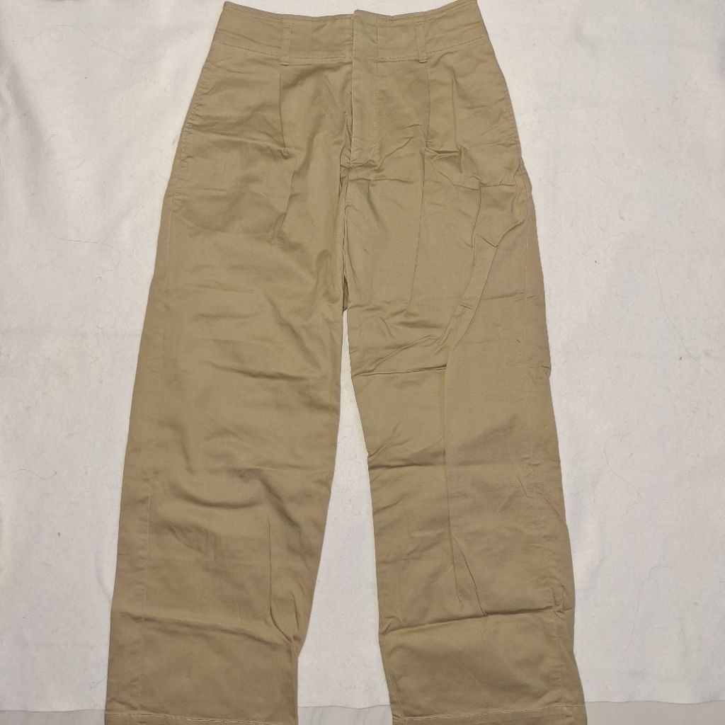 PRELOVED CELANA LOOSE FIT (UNIQLO)