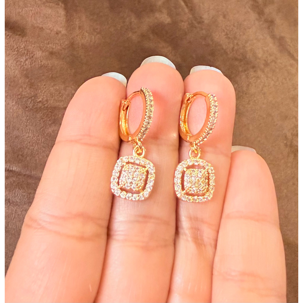 Anting Perak Loly Bulat Kristal Mewah Premium Titanium (Silver)