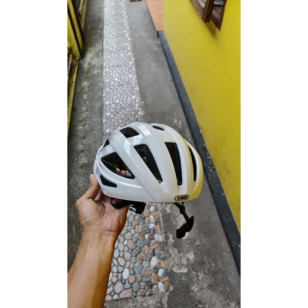 Helm Sepeda Abus Macator