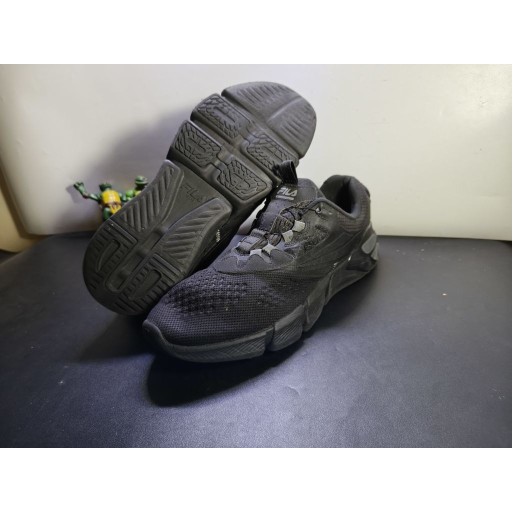 sepatu fila tali putar boa second hitam size 44