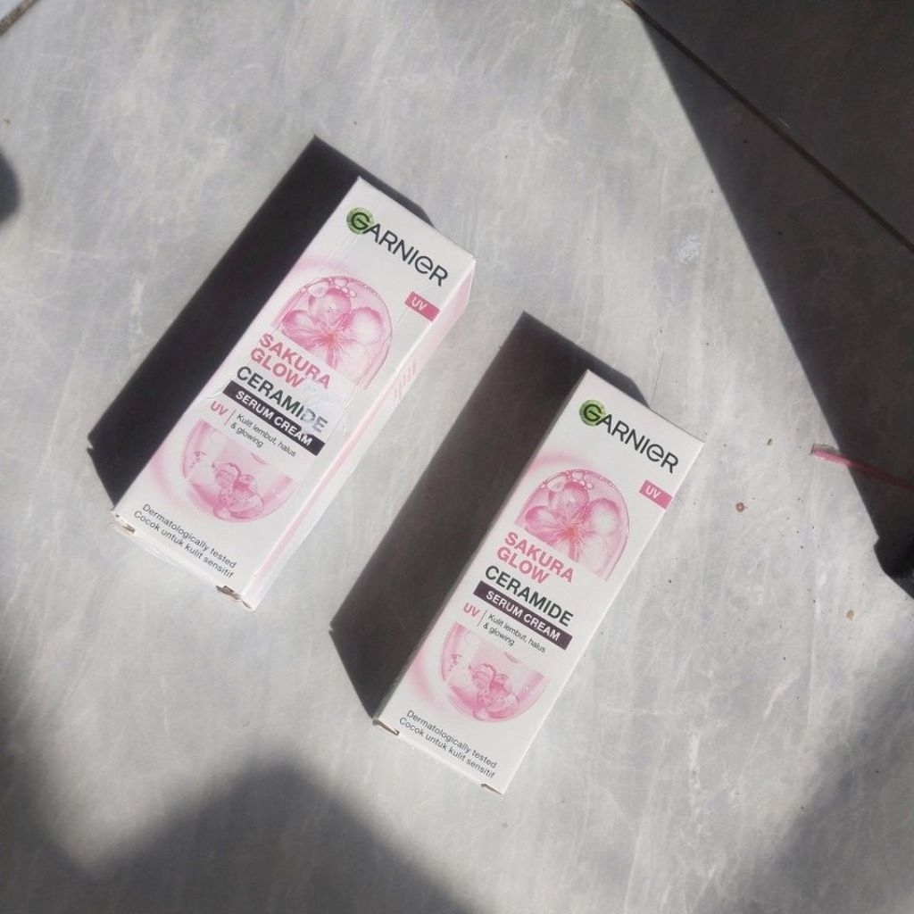 Garnier Sakura Glow Serum Cream 20gr - Mencerahkan, Melembabkan, Antioksidan