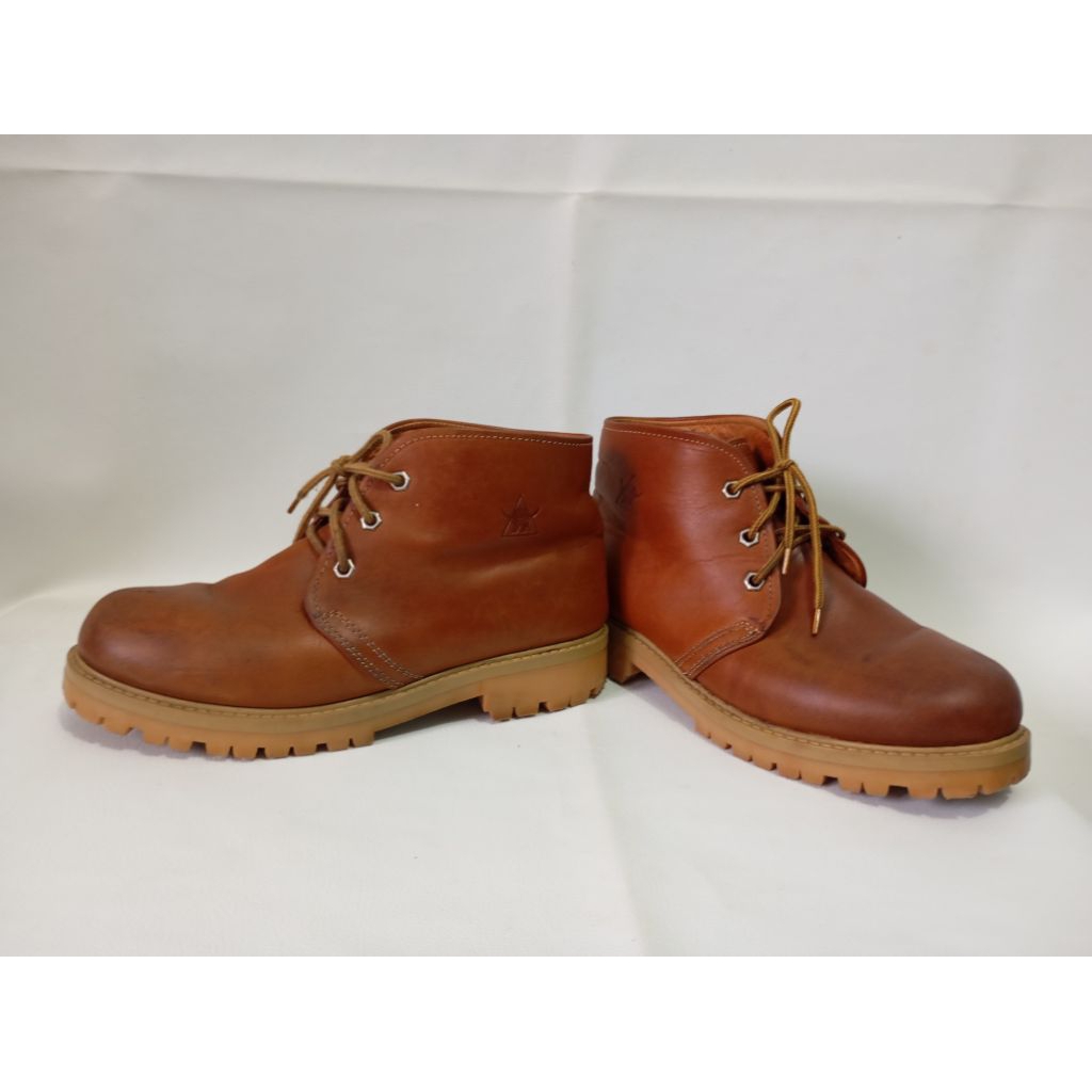 Sepatu Boot YAK 38