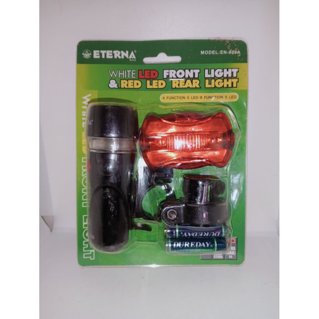 set lampu sepeda Eterna EN-808A yang terdiri dari lampu depan LED putih dan lampu belakang LED merah