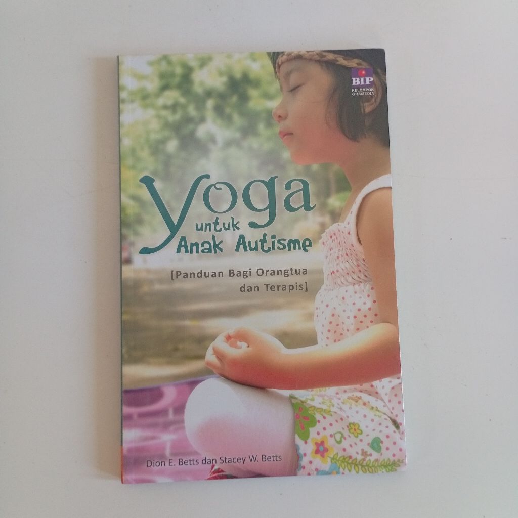 Buku Parenting Yoga Untuk Anak Autisme