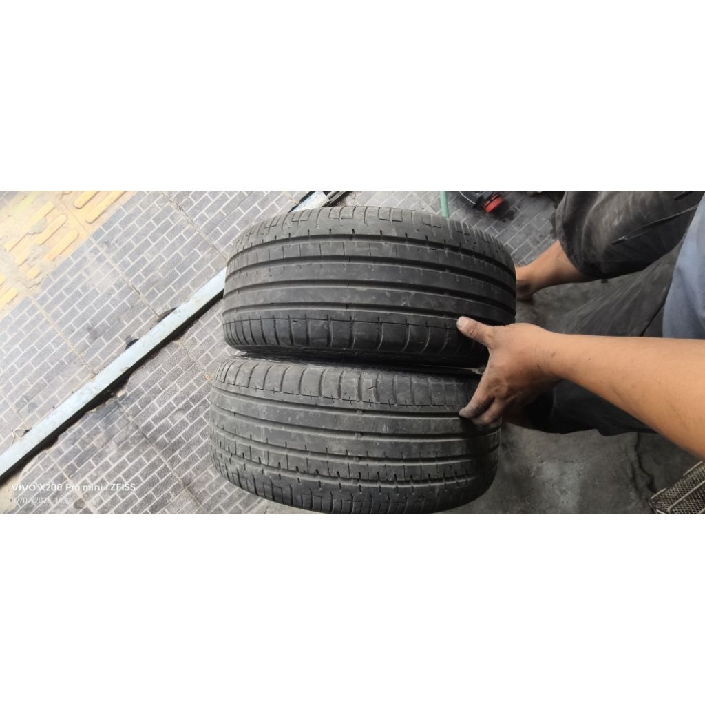 Ban 215/45r17 accelera phi