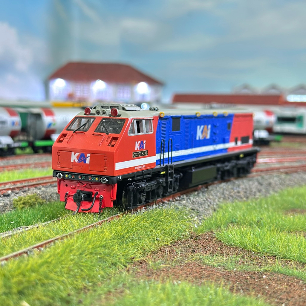 Miniatur Kereta Api / Lokomotif CC 201 83 48 SDT High Detail Skala HO 1:76 Bermesin DC Analog