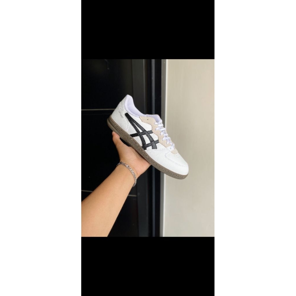 Sepatu Sneakers Geoff Max Gavin Stance Putih Hitam - Desain Ikonik, Upper Kulit Sintetis, Sol Karet 