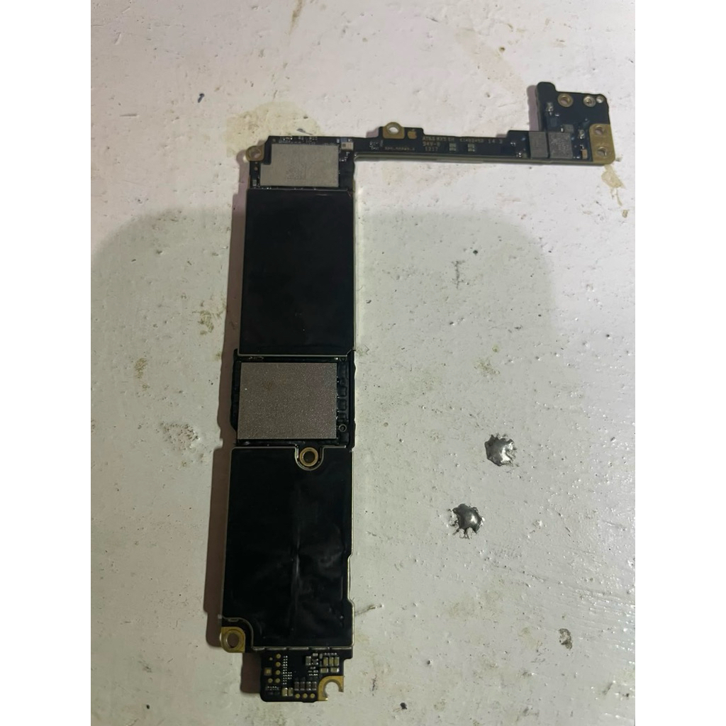 Mesin iphone 7+128 Kondisi lock icloud