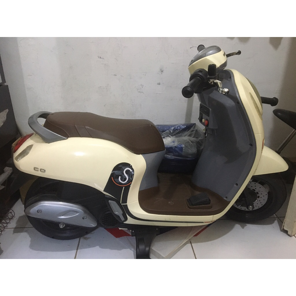 motor aki anak seri scoopy