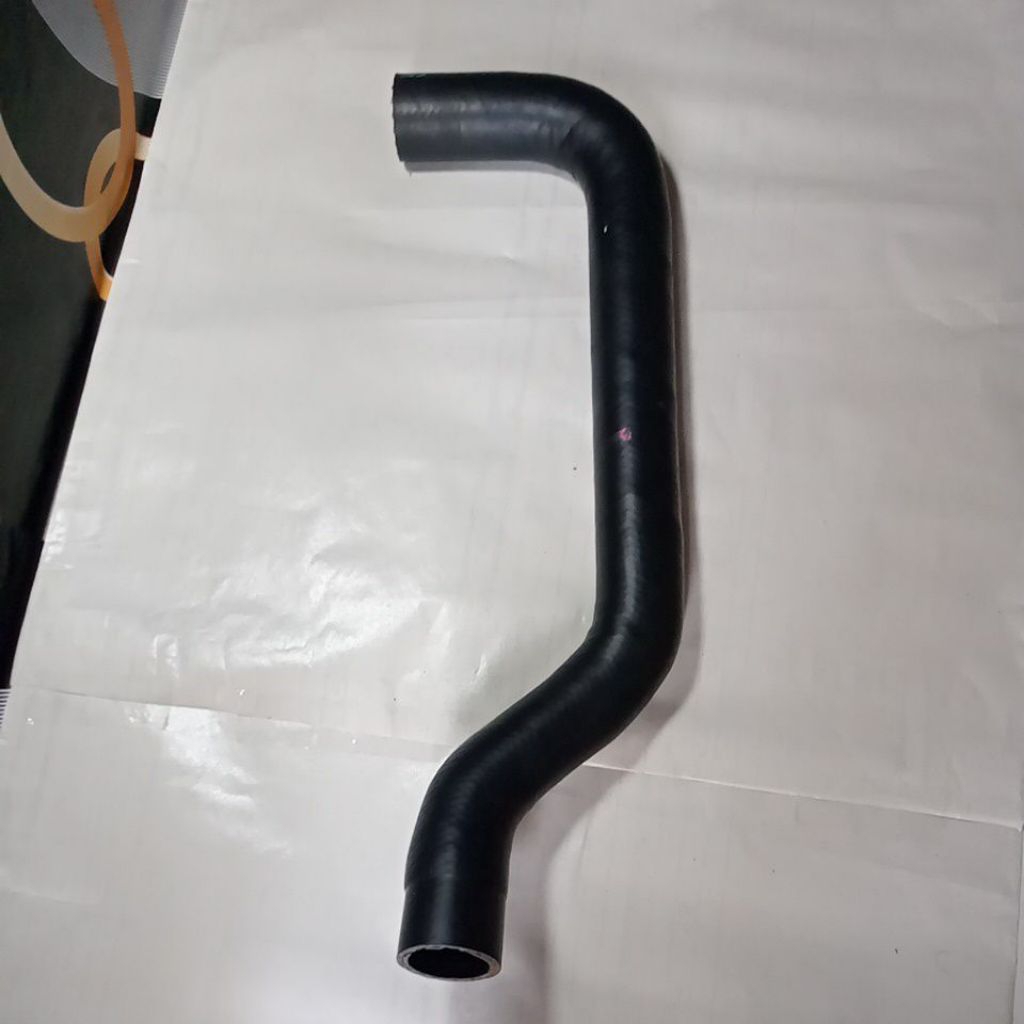 Selang Radiator Bawah Avanza Velos 16572-BZ220