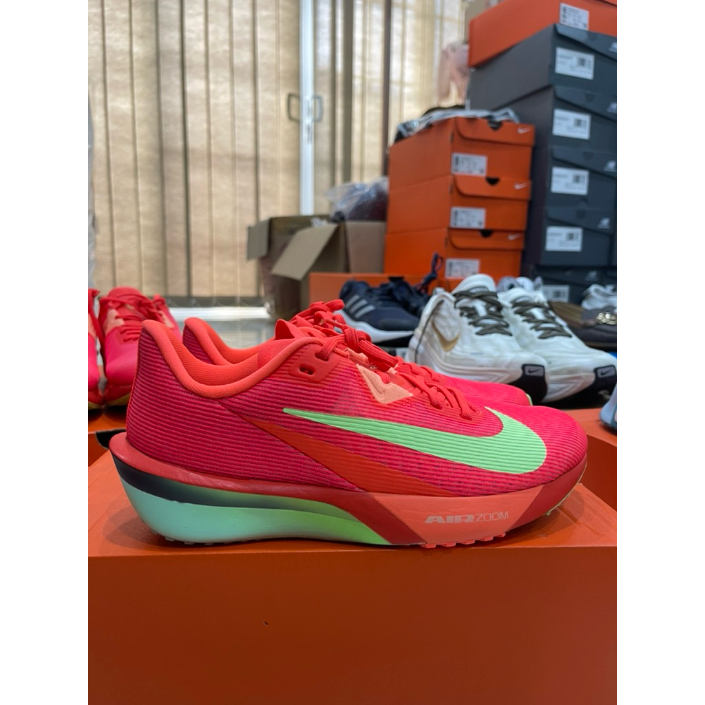 NIKE AIR ZOOM Running Rival Fly 4