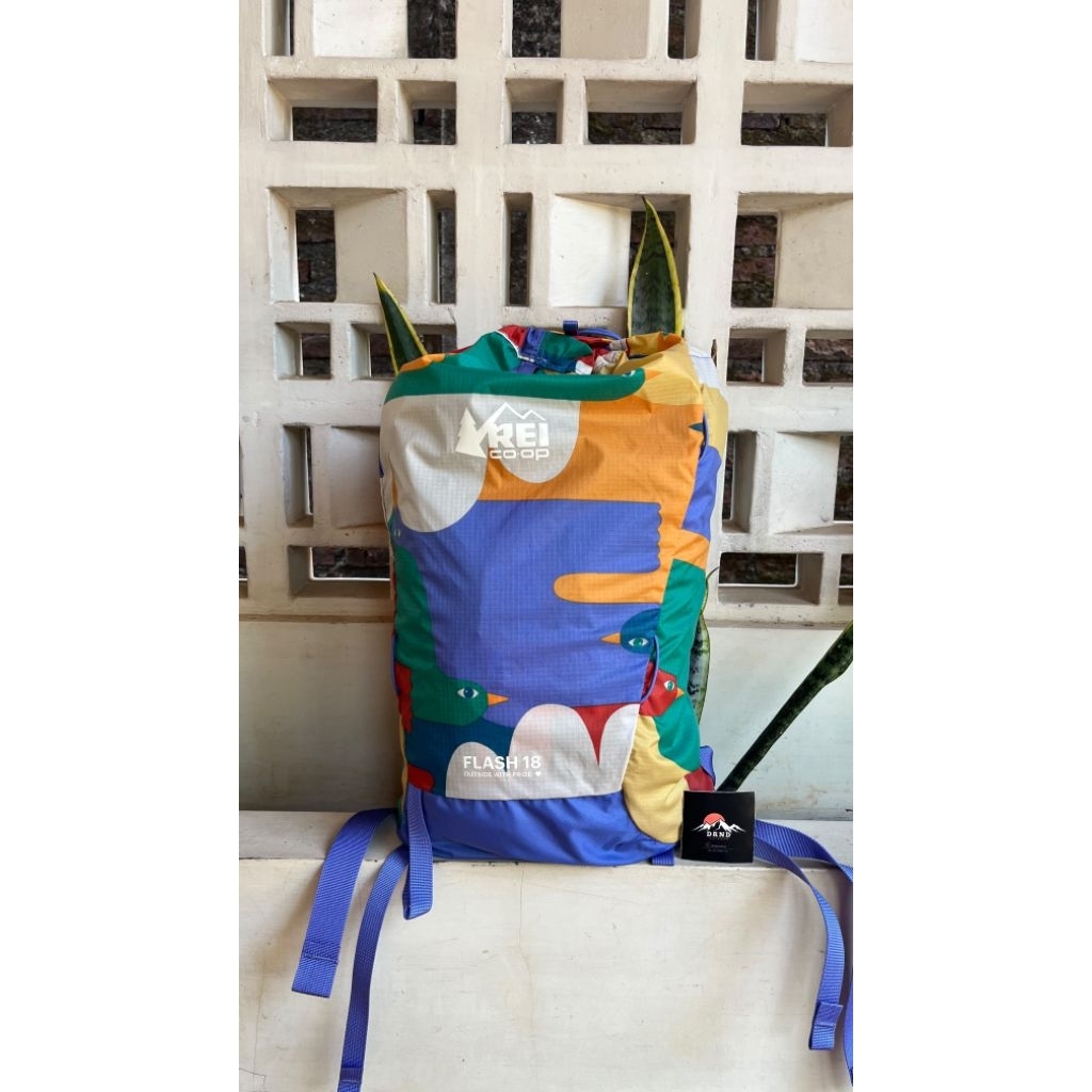 Tas Ransel Ultralight Summit Series Rei Co-op Flash 18 Print Motif Original 100% Limited Edition