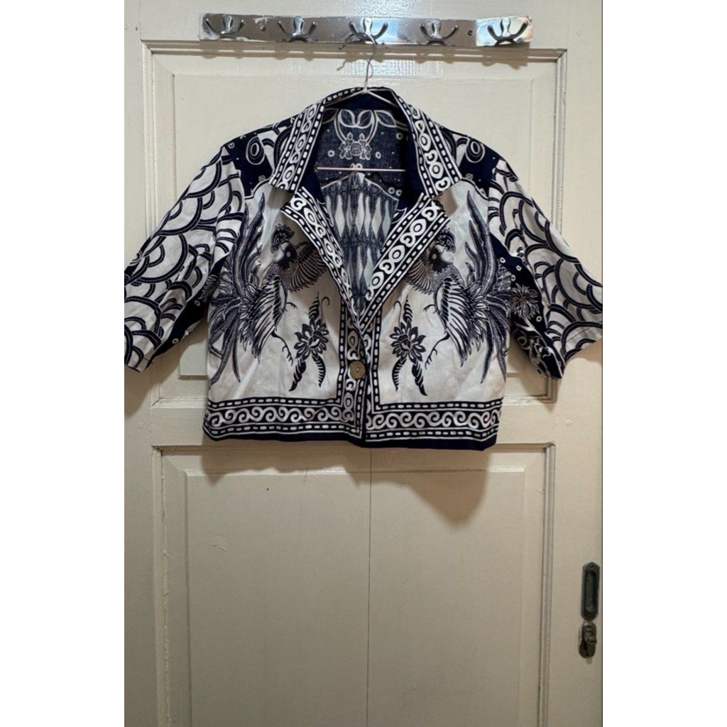 atasan batik biru putih