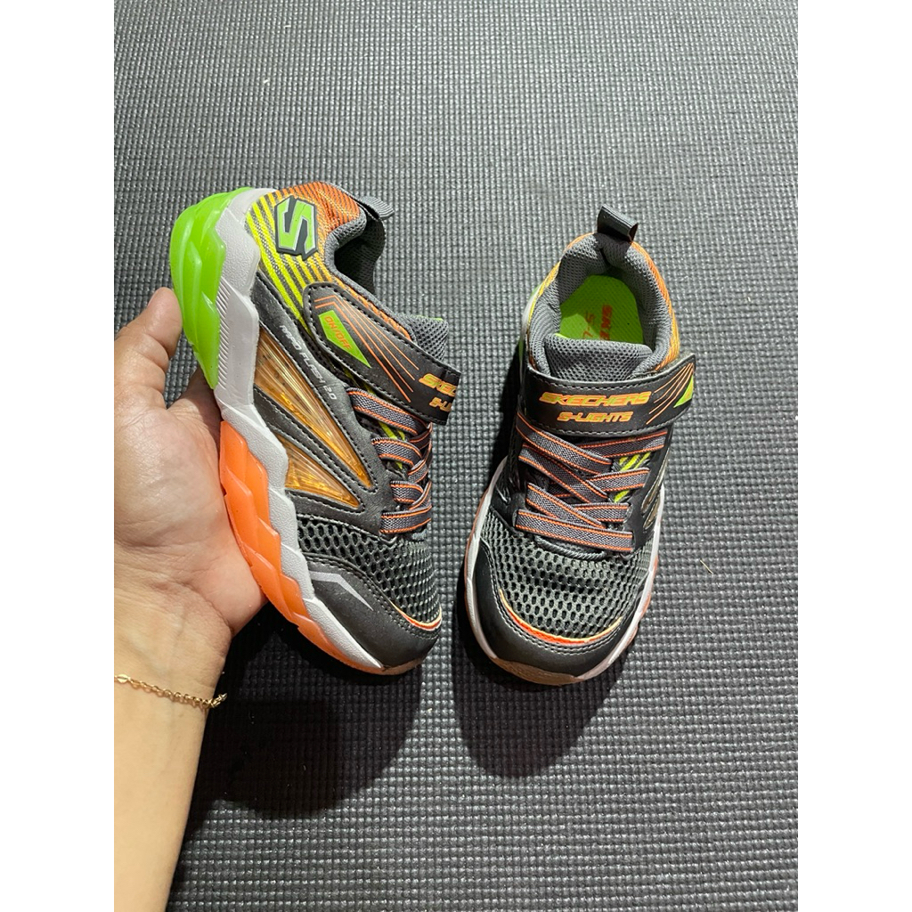 Sepatu Skechers size 30 insole 19cm