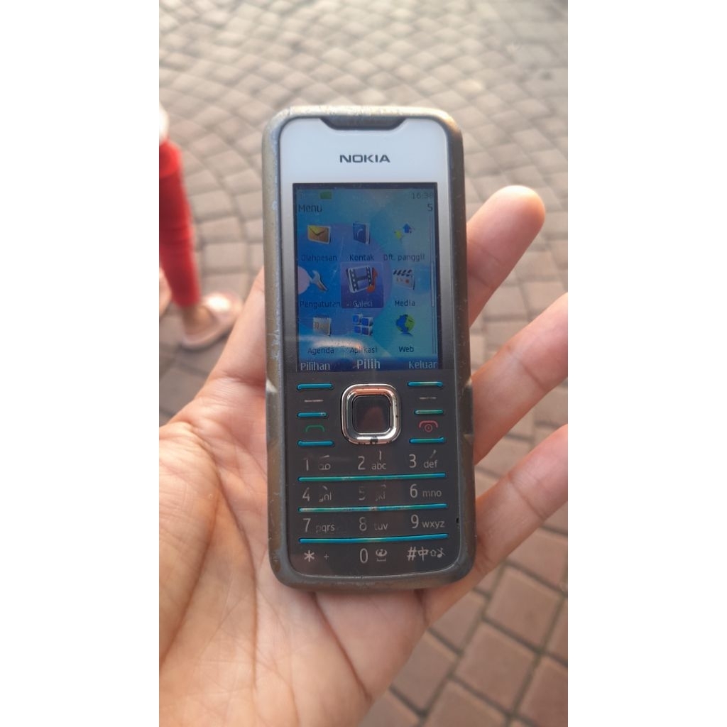 Nokia 7210 Supernova Second