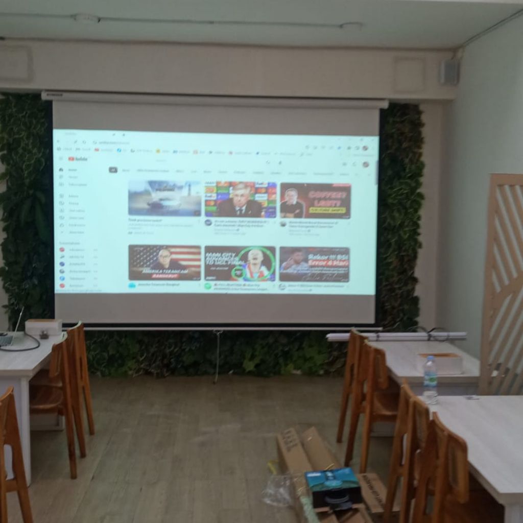 paket nobar lcd proyektor Epson dan layar 3meter