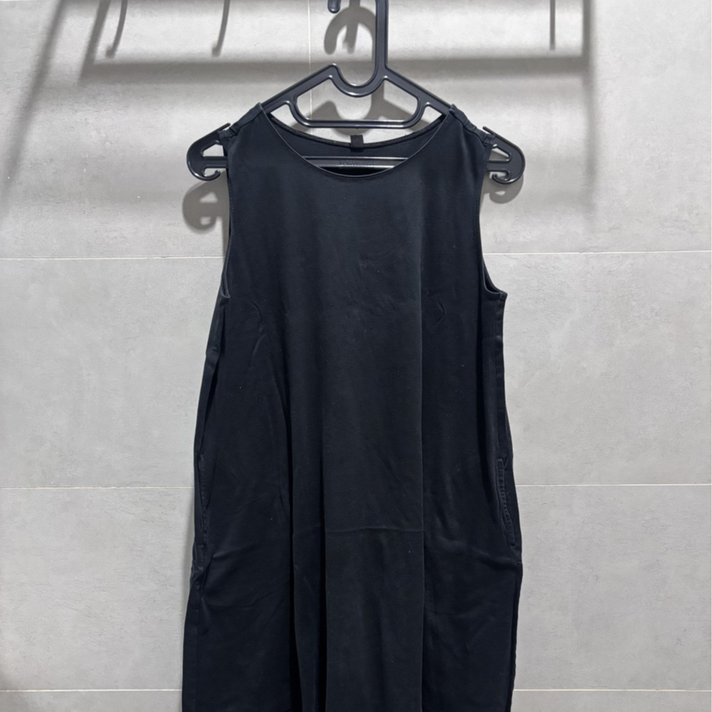 D3 - Uniqlo - Midi Dress Sleeveless Hitam