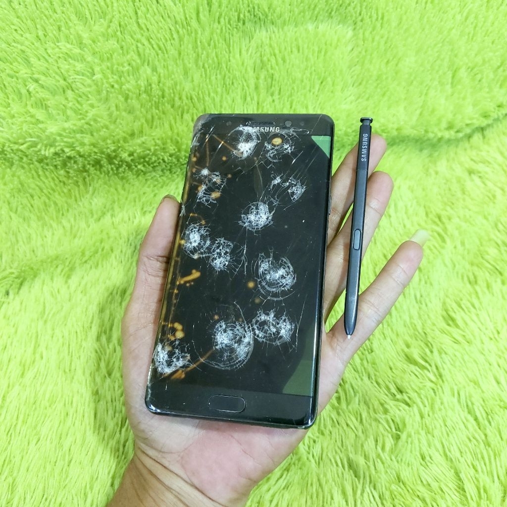Handphone Samsung Galaxy Note FE SM-N935F 4G LTE 4GB/64GB