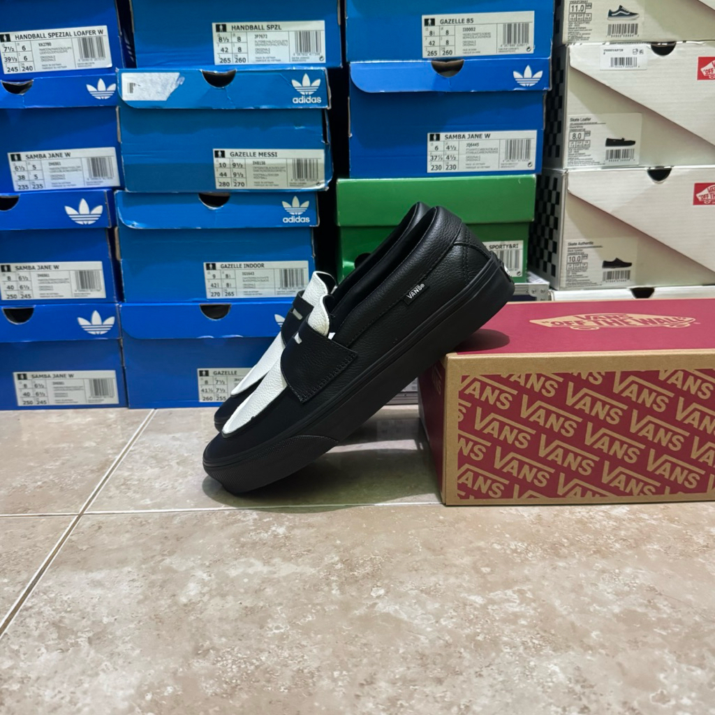 Vans style 53 loafer black white (Resmi PT NAVYA)