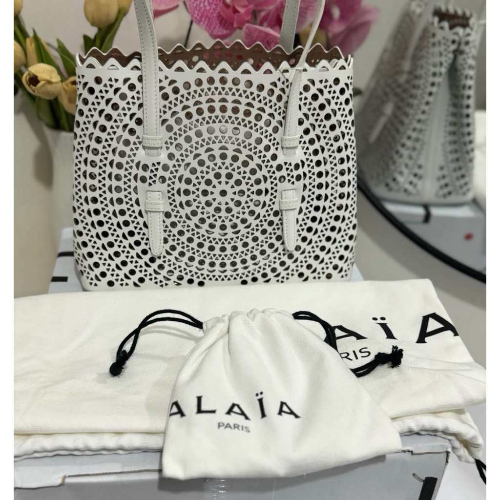 Alaia mina bag white round