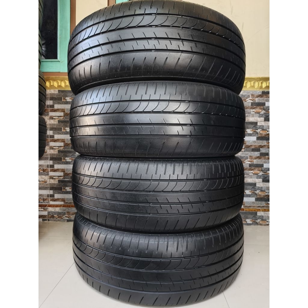 Bridgestone Dueler H/L 33A 235/55 R20