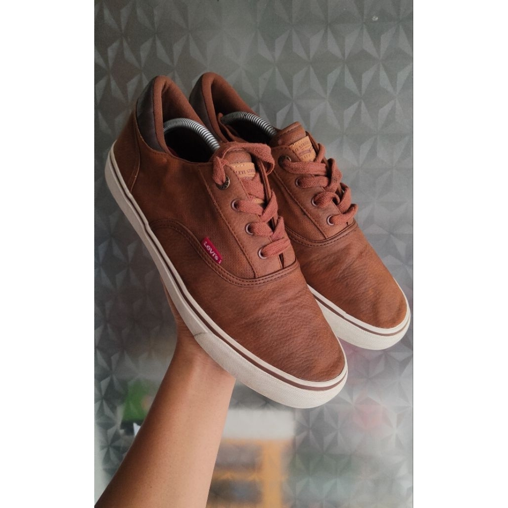 sepatu Levis SZ 44 second bekas preloved