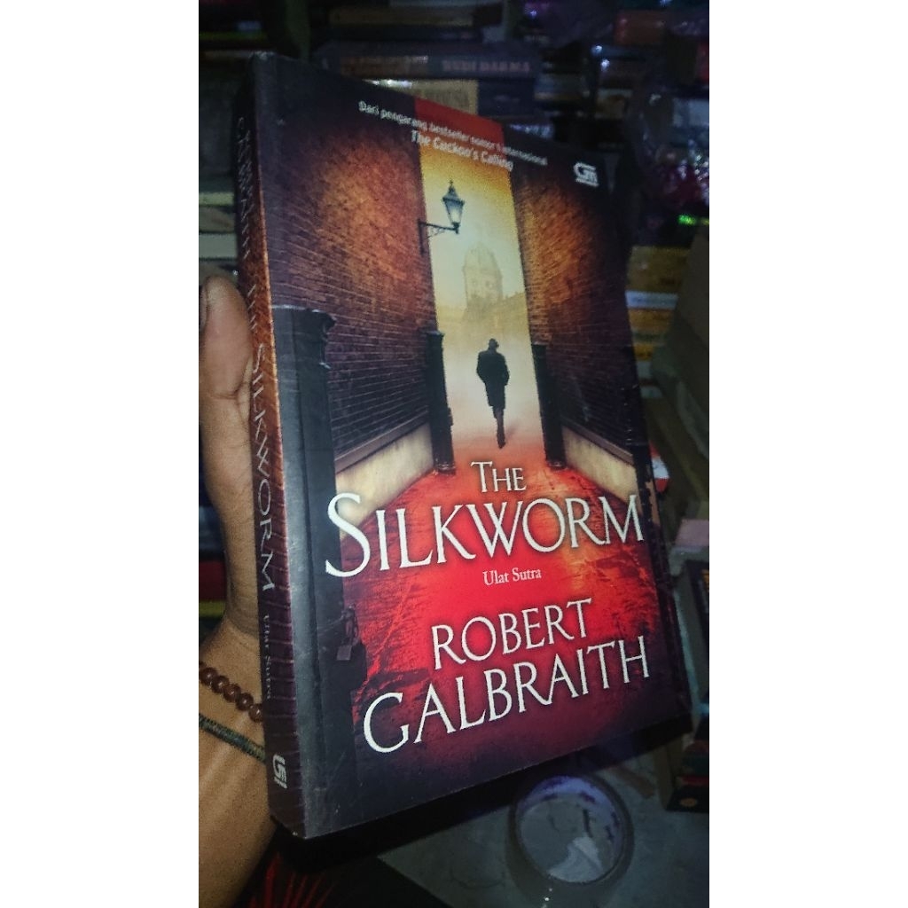 Robert Galbraith - The Silkworm