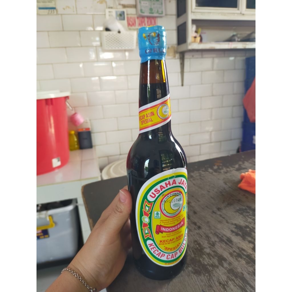 KECAP ASIN SPESIAL CAP BULAN (BOTOL KACA )