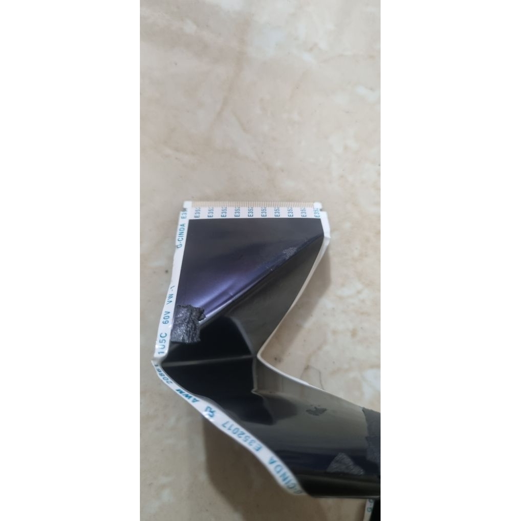 KABEL FLEKSIBEL FLEXIBLE TV TCL 43A9 TV TCON TCL 43A9