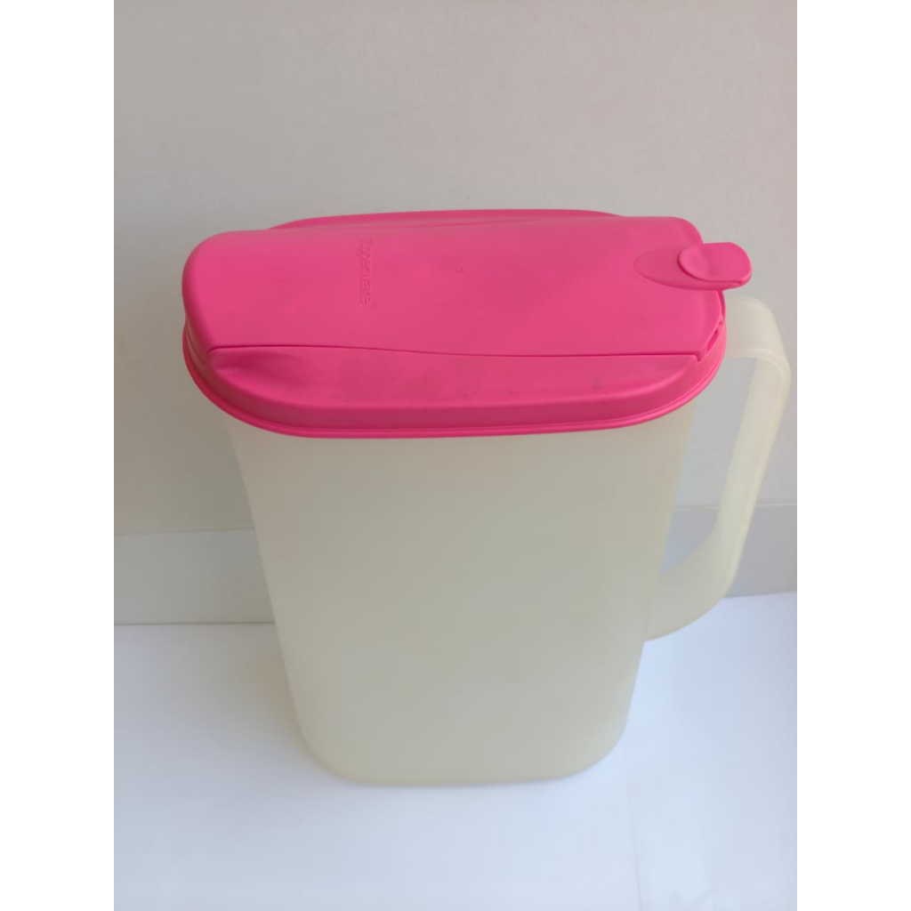 Slim Line Tupperware Slim Line Pitcher / Fridge Jug (2 Liter)Pitcher / Fridge Jug (2 Liter) Tupperwa