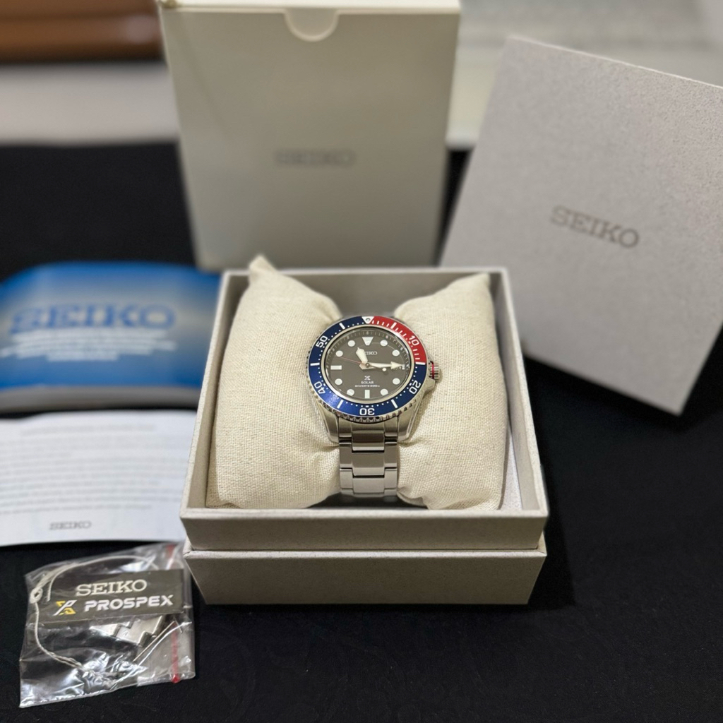 Seiko Prospex Divers Pepsi SNE591P1 Solar