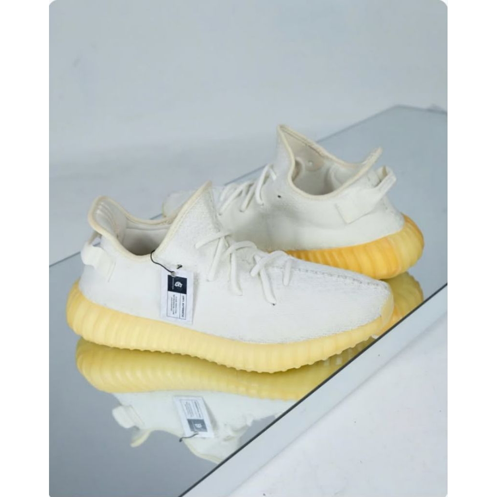 YEEZY BOOST 350V2 CREAM WHITE