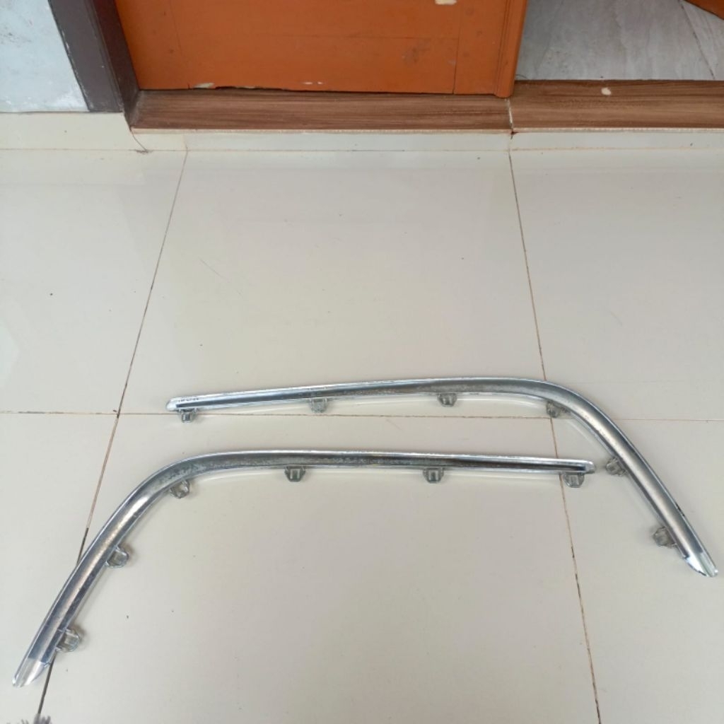 LIST MOLDING NAKEL BUMPEER BELAKANG HONDA ACCORD CM5 ORIGINAL