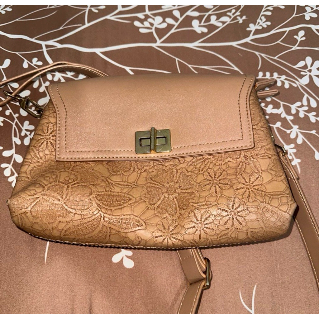 Tas elizabeth preloved