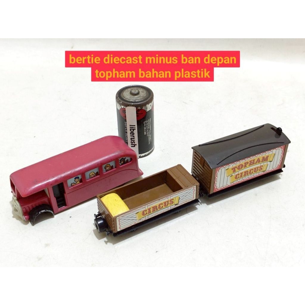 Set junk Bandai thomas & Friends bertie bus , topham circus locomotive magnet engine collection plar