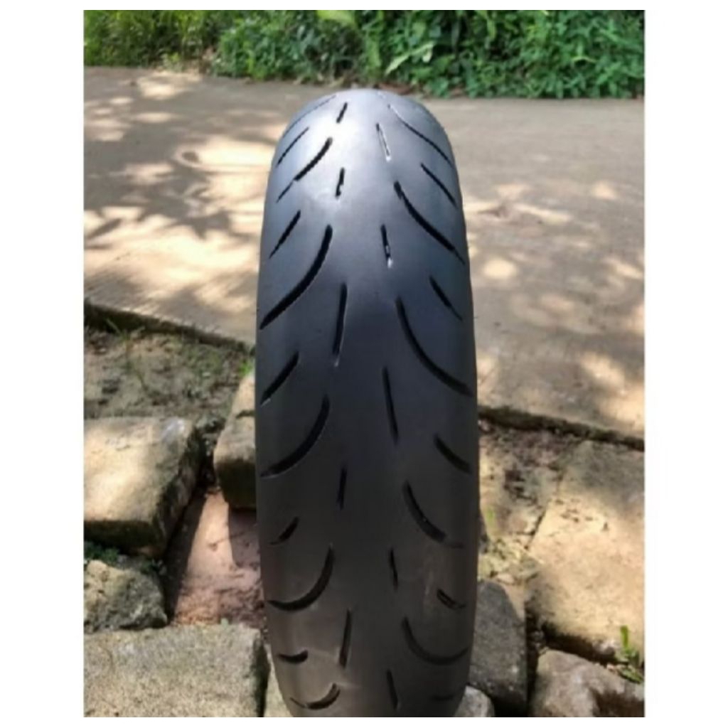 BAN BELAKANG SCOOPY DONAT MEREK PRESA UK 110/90 RING 12 ( LAYAK PAKAI )