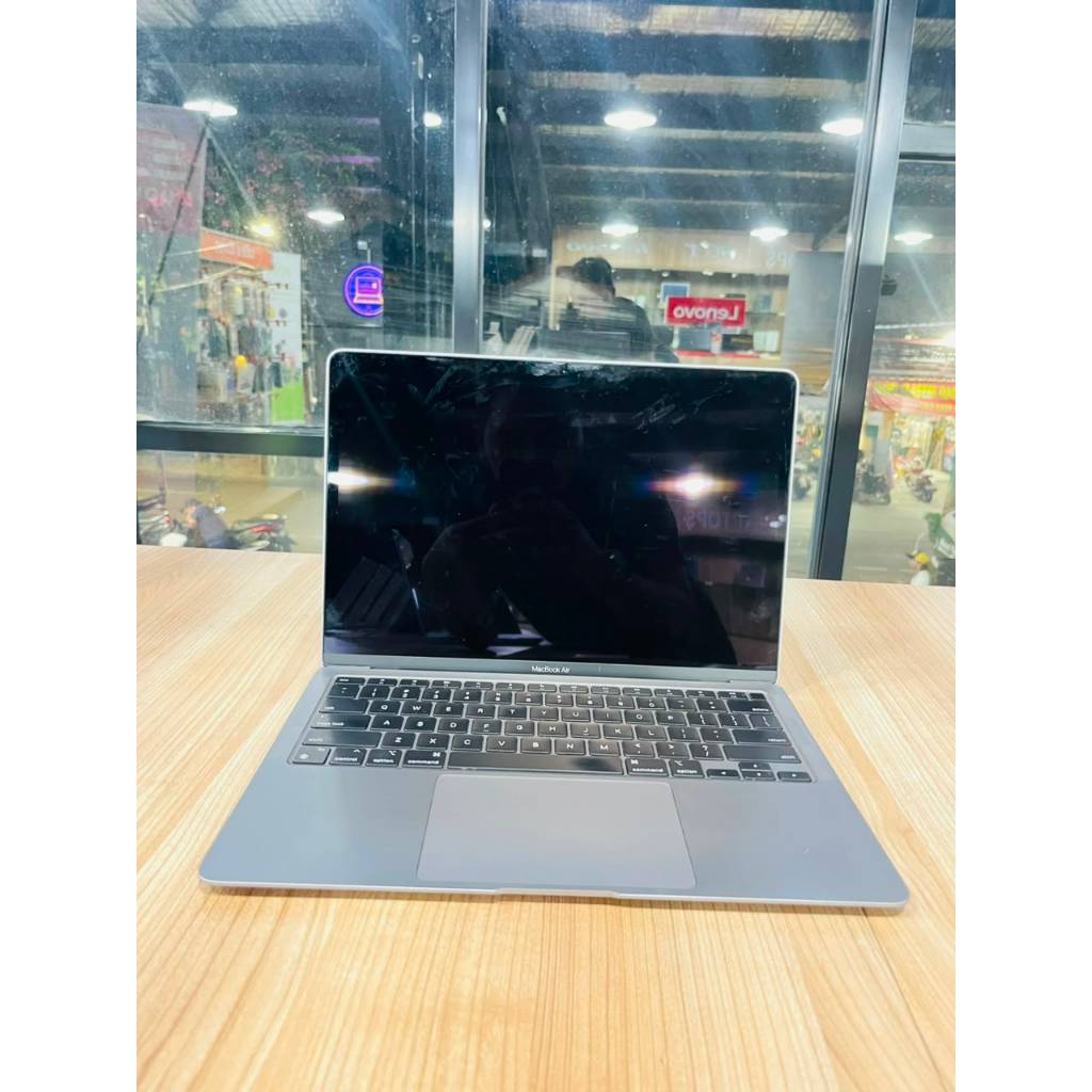 MACBOOK AIR RETINA 2020 I3 RAM 8/256 - SECOND BERGARANSI