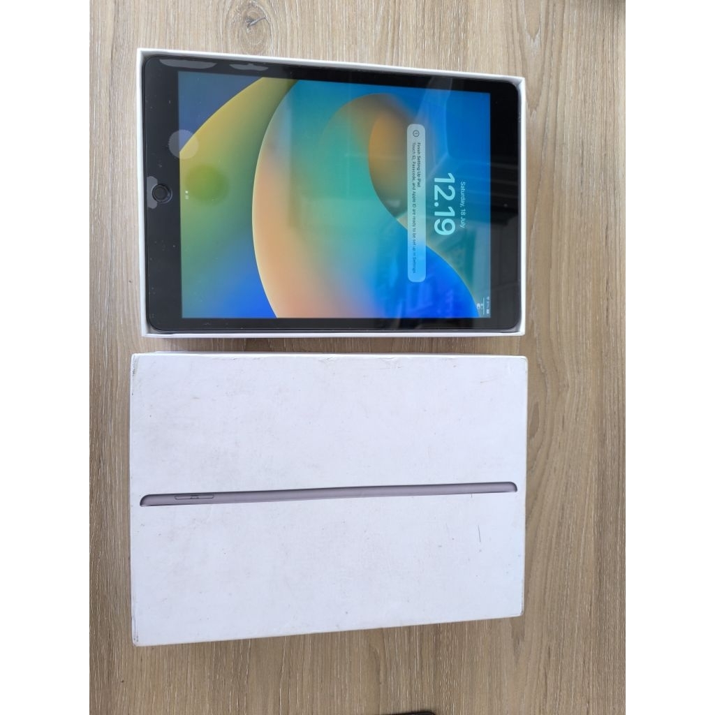 Second Ipad 8 128gb Wifi minus kamera depan
