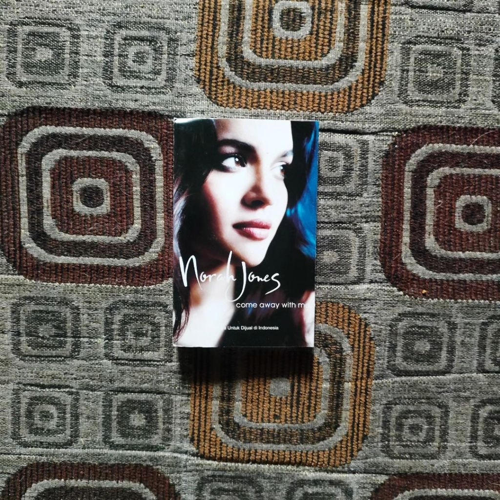 kaset pita NORAH JONES - COME AWAY WITH ME