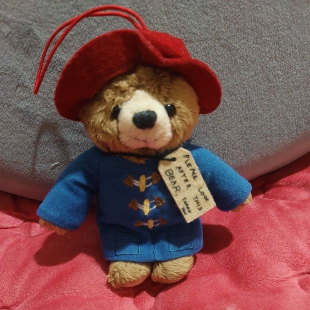 boneka gantungan kunci teddy Paddington kostum ori