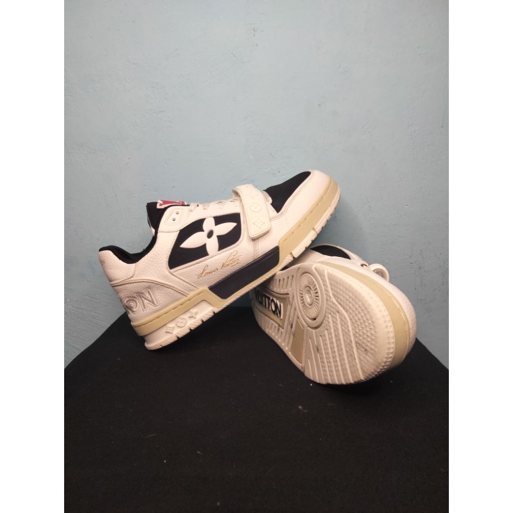 LV trainer strapped made in italy
