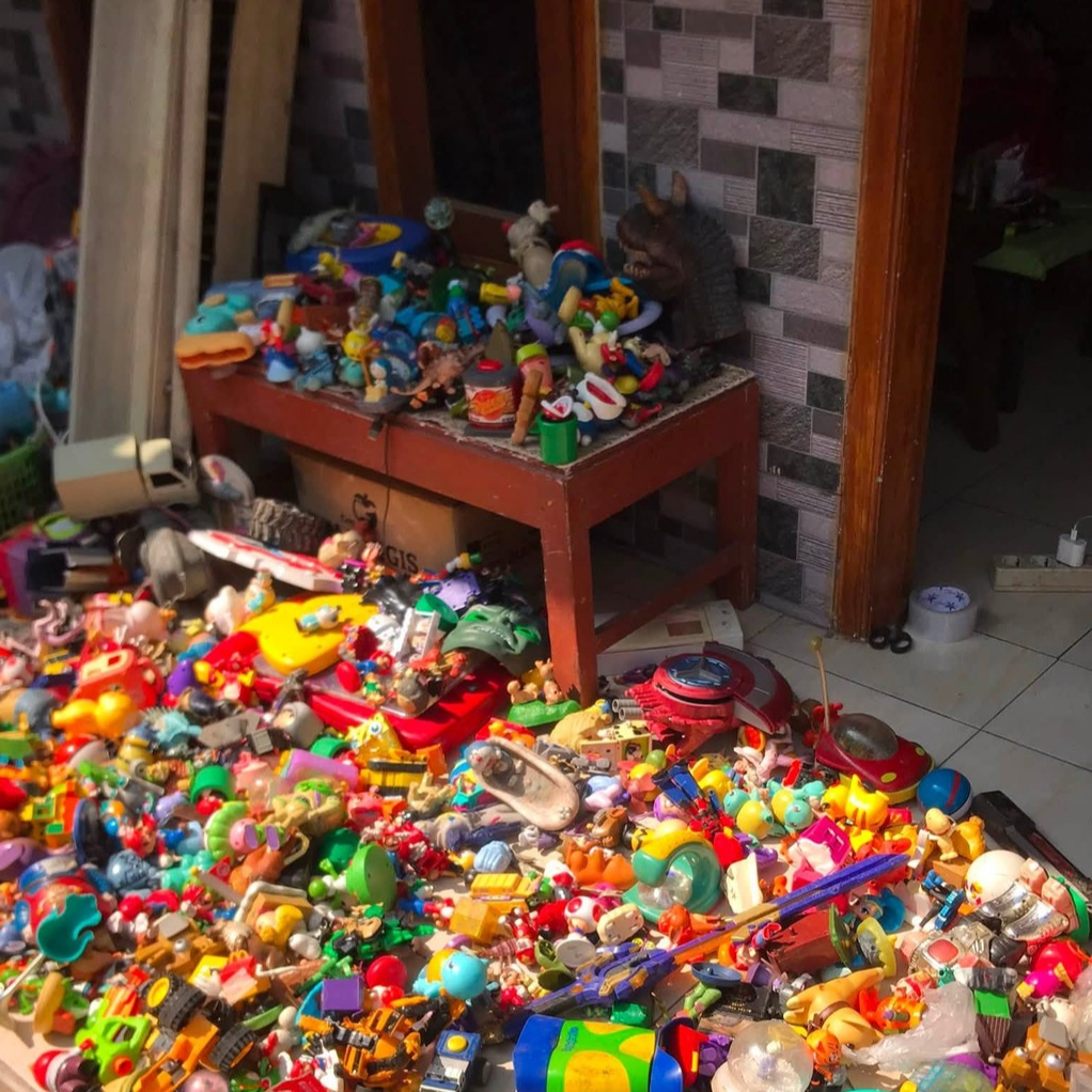 Mainan Maenan Kiloan Happy Meal mcd, kfc, hokben,dll BERSIH Prelovede