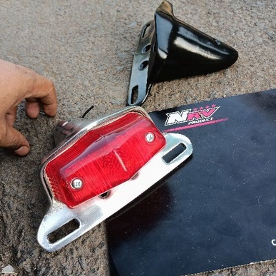 stoplamp British style. Stoplamp lucas. Lampu belakang motor custom clasik