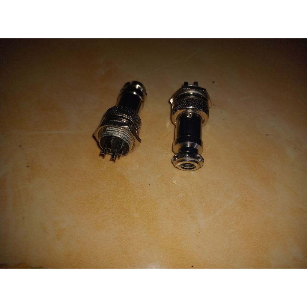 Konektor CB 4 pin