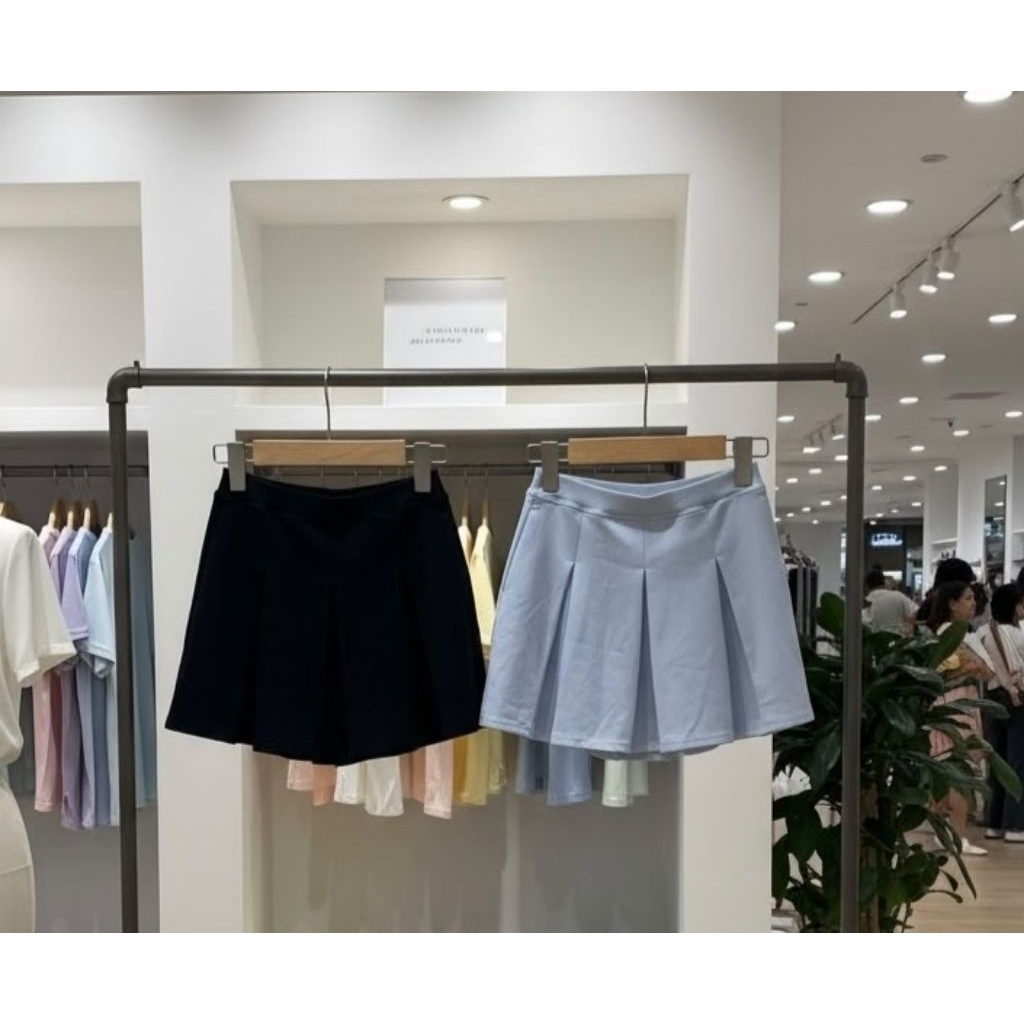 ROK CELANA ANAK UNIQLO