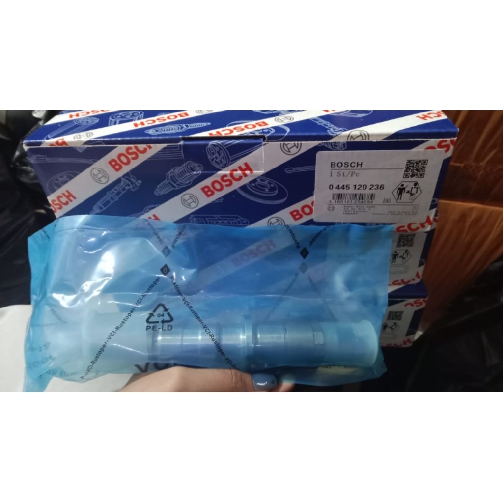 6745-12-3100 / 0 445120236 INJECTOR GB BOSCH PC300-8