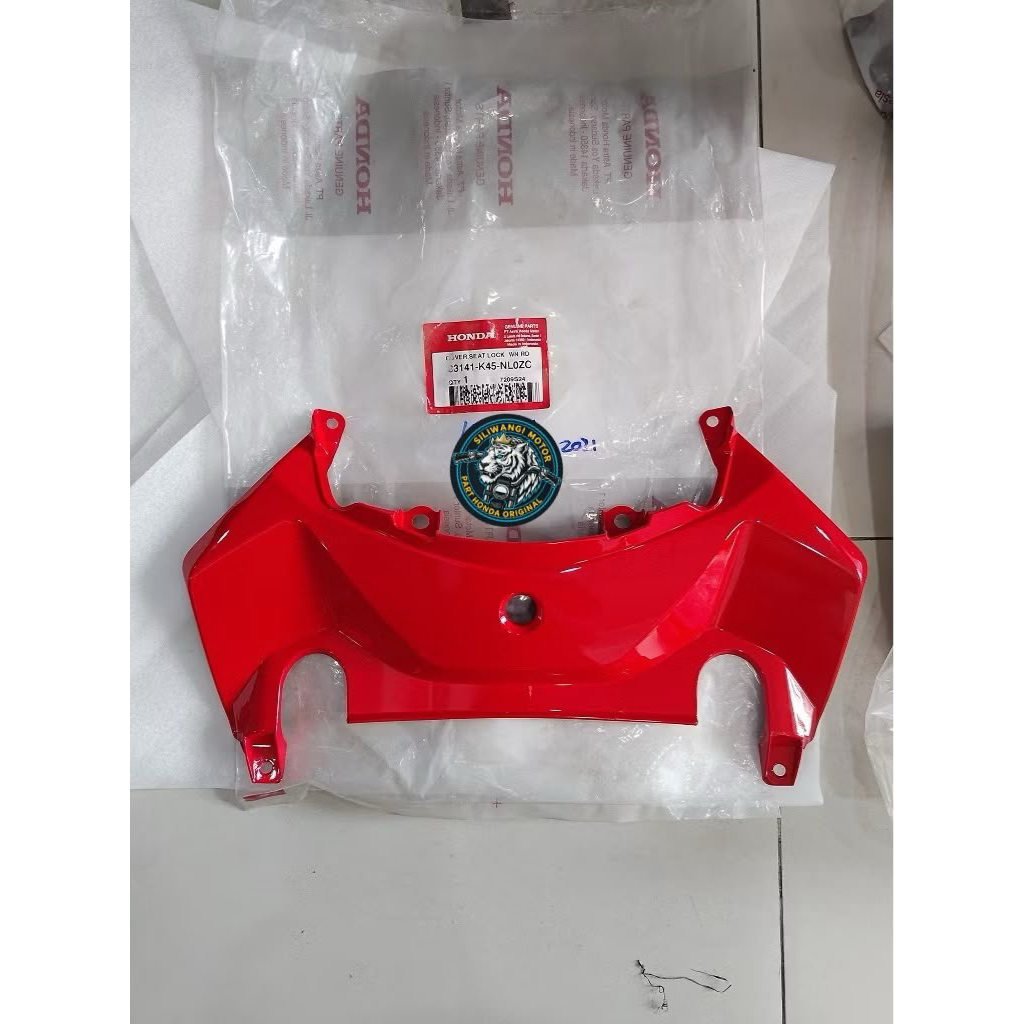 Cover Seat Lock Merah Honda CBR 150R K45R  83141K45NL0ZB