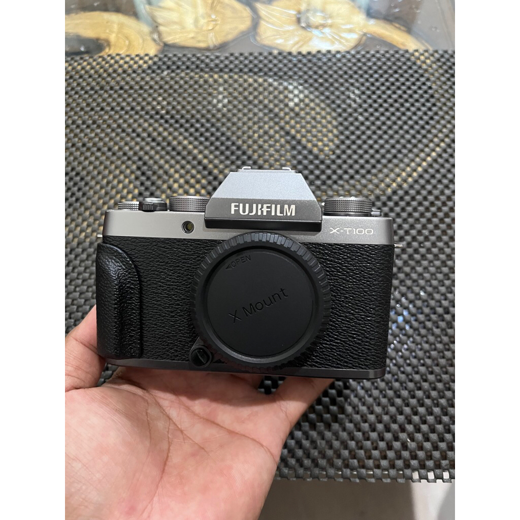 KAMERA MIRRORLESS FUJIFILM XT100 BODY ONLY (A849)