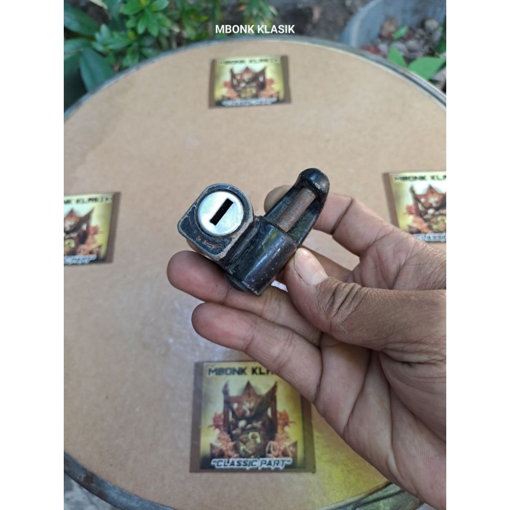 kunci helm helmet holder honda gl pro gl max neotech c70 mk2 mk3 cb 100 k2 k3 cb125s s110 benly ORIG
